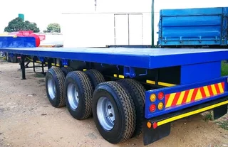 Flat bed trucks for hire