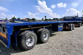 Hire flat decks, side tippers