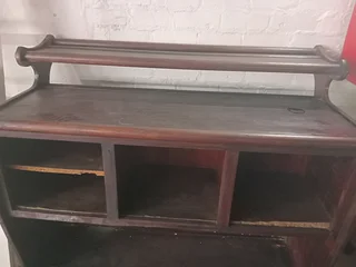 Vintage shelf unit and chair