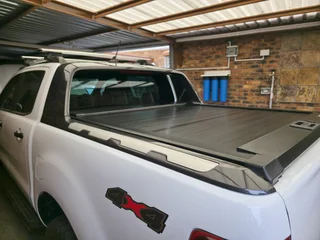 Ford Ranger Wildtrak Rear OEM Sports Bar &amp; 218 Securi-lid Roll-Top Cover