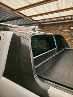 Ford Ranger Wildtrak Rear OEM Sports Bar &amp; 218 Securi-lid Roll-Top Cover