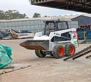 Botcat Skid-steer loader 753