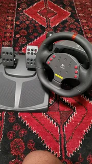 (Price drop) Logitech Momo Sim Racing Wheel Feedback