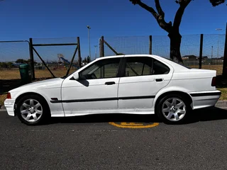 BMW 318i ‘96 Sedan