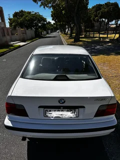 BMW 318i ‘96 Sedan