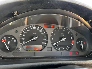 BMW 318i ‘96 Sedan