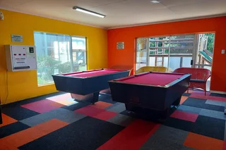 Bargain : 7 Nights for 8 People 19-26 Dec 25 &#64; Hermanus Beach Club, Western Cape