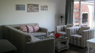 Grab a Bargain : 7 Nights / 8 People 26 Dec to 02 Jan 25 &#64; Hermanus Beach Club, W. Cape