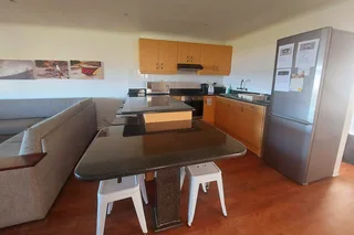 Grab a Bargain : 7 Nights / 8 People 26 Dec to 02 Jan 25 &#64; Hermanus Beach Club, W. Cape