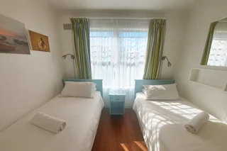 Grab a Bargain : 7 Nights / 8 People 26 Dec to 02 Jan 25 &#64; Hermanus Beach Club, W. Cape