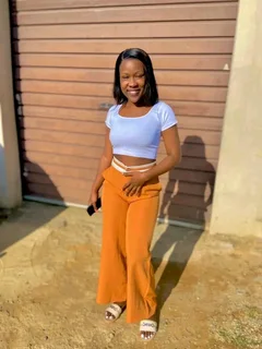 Hy am minenhle am 23 years am looking for a job