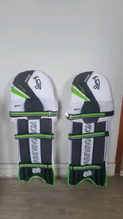 Kookaburra Kahuna 200 Cricket Batting Pads (New)