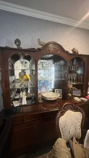 Elegant 8 Seater Dining Room Set