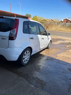 2015 Ford Figo Hatchback