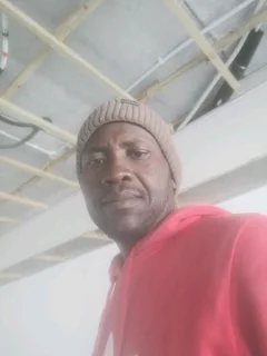 Am a Malawian hardworking guy looking for a job as a garden boy