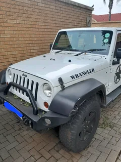 White jeep wrangler