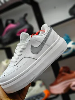 Snekaers - Ad posted by Cadzie Business