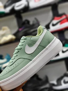 Snekaers - Ad posted by Cadzie Business