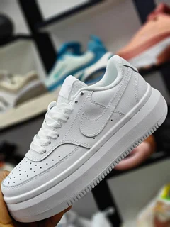 Snekaers - Ad posted by Cadzie Business