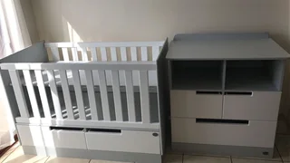 High-Quality Baby Cot &amp; Mattress Bundle &#43; Accessories: Excellent Condition