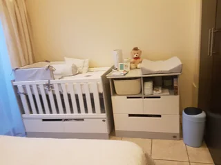 High-Quality Baby Cot &amp; Mattress Bundle &#43; Accessories: Excellent Condition