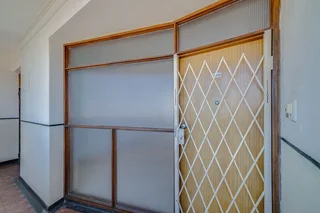 Spacious 2 Bedroom Flat For Sale