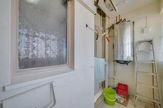 Spacious 2 Bedroom Flat For Sale