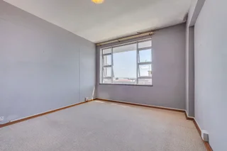 Spacious 2 Bedroom Flat For Sale