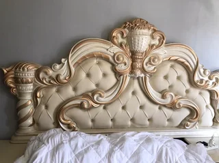 KING SIZE BEDROOM SUIT WHATSAPP 0691248384