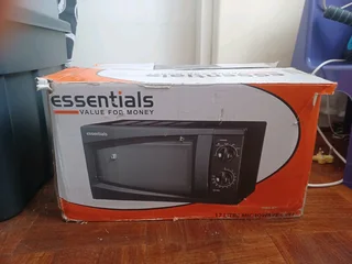 Essentials, 17 litre Microwave Oven
