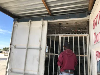 Container. ( 6m *2m ) 0658797561