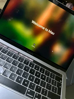 MacBook Pro 2020 R15500