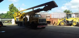 2007 INTERNATIONAL S LINER CHERRY PICKER