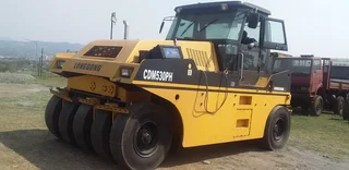 2014 LONGGONG 20TON  TYRED ROLLER