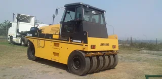 2014 LONGGONG 20TON  TYRED ROLLER