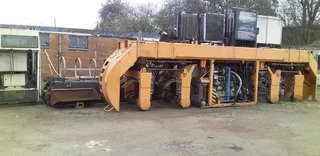 1999 40TON STRADDLE CRAWLER CRANE