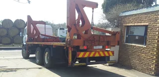 1992 MERCEDES BENZ ECONOLINER 16-23 CONTAINER LIFT CRANE