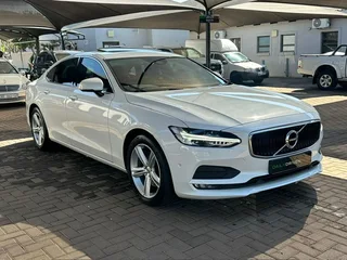 2017 Volvo S90 Sedan D4 Momentum