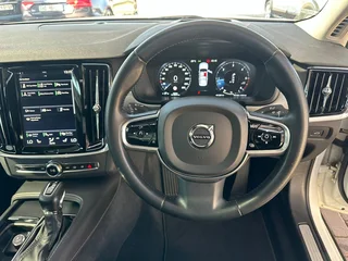 2017 Volvo S90 Sedan D4 Momentum
