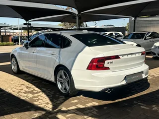 2017 Volvo S90 Sedan D4 Momentum