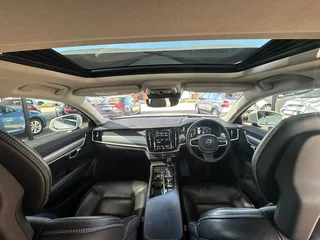 2017 Volvo S90 Sedan D4 Momentum