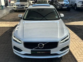 2017 Volvo S90 Sedan D4 Momentum