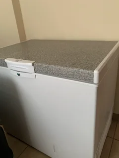 254 litres deep freezer available for sale (new second hand)