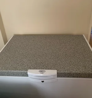 254 litres deep freezer available for sale (new second hand)