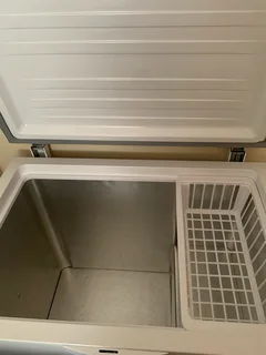 254 litres deep freezer available for sale (new second hand)