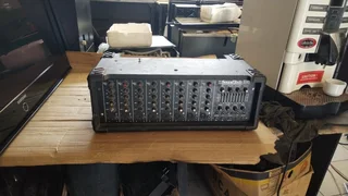 Powered mixer