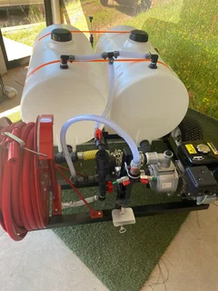 VIERWIEL MOTORFIETS SPUITE / QUAD BIKE SPRAYERS / BAKKIE SPUITE / PLAAS SPUITE / ONKRUID BEHEER /