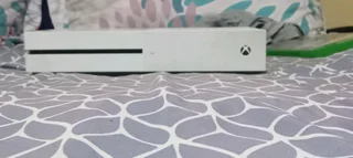 Xbox 360e 4gb and xbox one s bundle