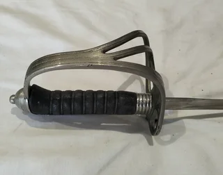 OFFICERS CEREMONIAL SWORD &amp; LEATHER SCABBARD - OLD COAT OF ARMS