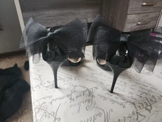 The fix heels, size 6